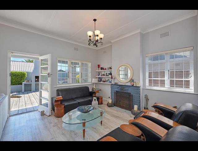 6 BEDROOM HOUSE FOR SALE IN FISH HOEK